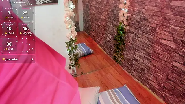 Snapshot of valery__star chatting on September 30, 1:38 pm valery star online show from September 30, 1:38 pm