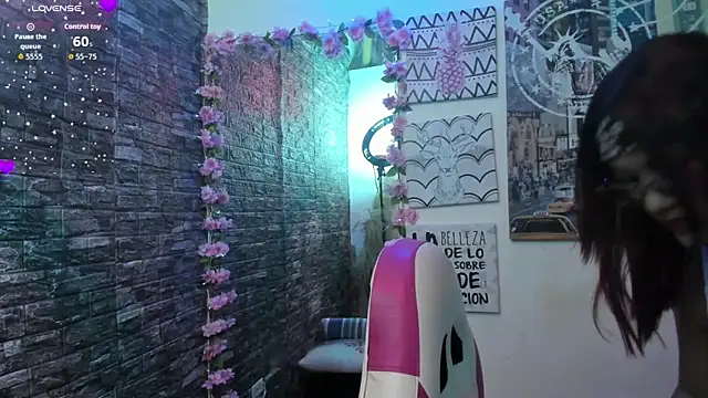 Snapshot of valery__star chatting on October 13, 1:33 pm valery star online show from October 13, 1:33 pm