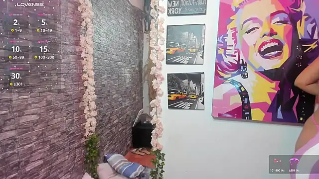 Snapshot of valery__star chatting on October 17, 12:19 pm valery star online show from October 17, 12:19 pm