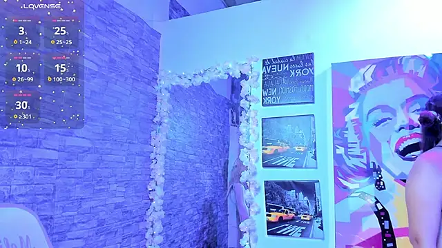 Snapshot of valery__star chatting on October 27, 12:42 pm valery star online show from October 27, 12:42 pm