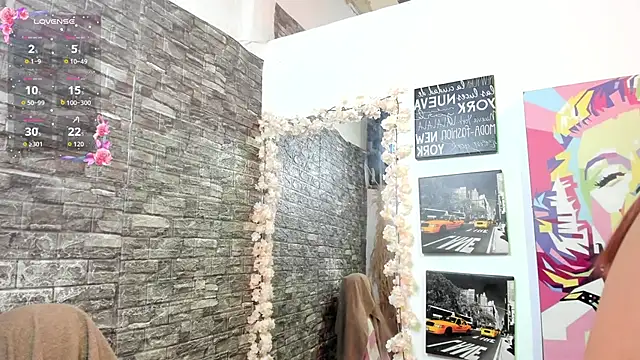 Snapshot of valery__star chatting on December 20, 12:34 pm valery star online show from December 20, 12:34 pm