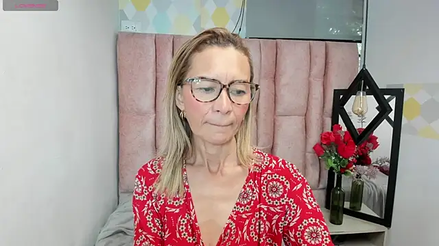 Issa Milf   online show from December 16, 2:22 pm