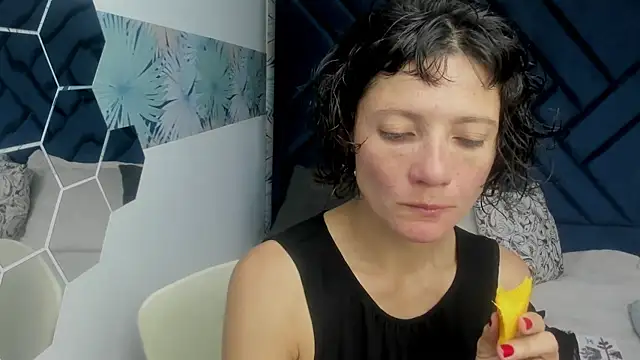 Valery More   online show from October 4, 12:03 pm