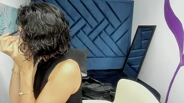 Valery More   online show from October 12, 3:33 pm