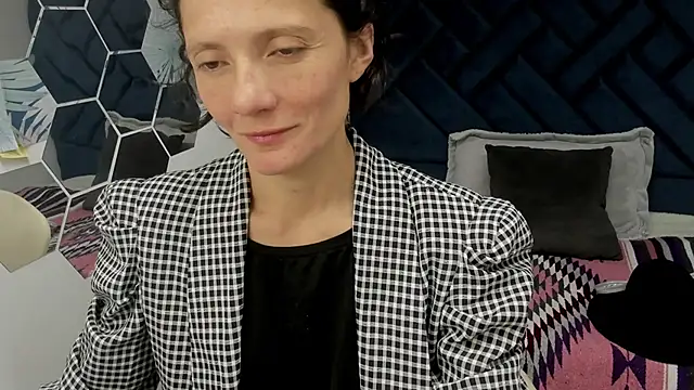 Valery More   online show from November 13, 12:15 pm