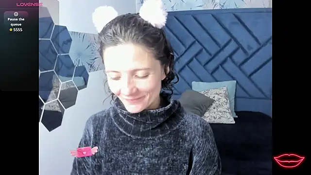 Valery More   online show from January 17, 1:16 pm