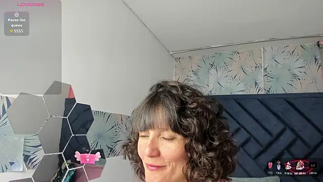 Valery More   online show from February 20, 1:11 pm