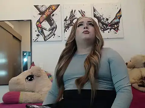 Redvelvett22 online show from October 8, 5:16 am