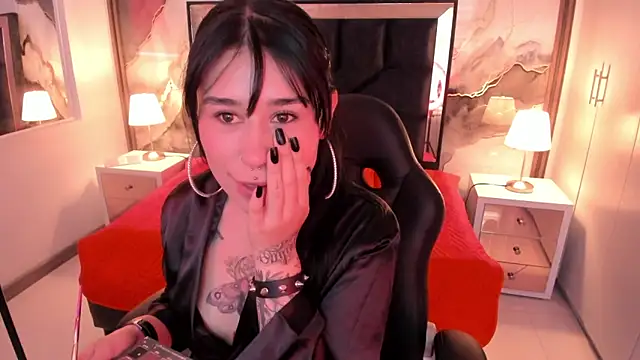 SusanVilla online show from January 10, 7:48 pm