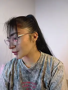 In-Ur-dreams online show from November 29, 7:06 pm