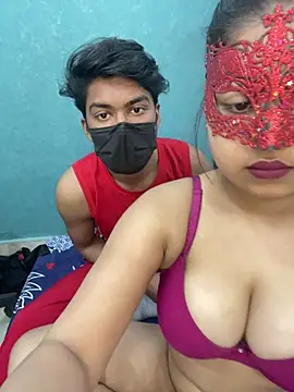 Snapshot of soniyaverma00 chatting on February 17, 8:11 am soniyaverma00 online show from February 17, 8:11 am