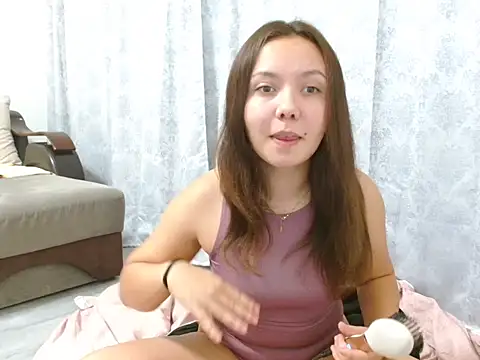 Snapshot of CamillaHessel chatting on October 7, 12:30 am CamillaHessel online show from October 7, 12:30 am