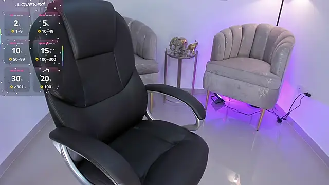 zharaa fox online show from November 18, 3:56 am