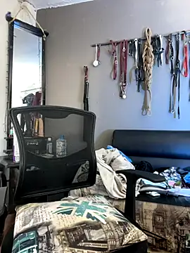 MadamLeRouge online show from December 4, 2:15 pm