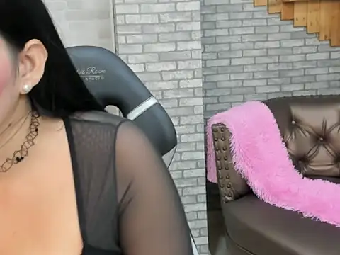 Snapshot of Alisonn_Doll chatting on October 18, 1:12 pm Alisonn Doll online show from October 18, 1:12 pm