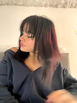 Snapshot of Veeronica_ chatting on October 3, 8:39 pm Veeronica online show from October 3, 8:39 pm