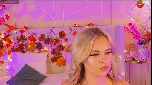 EllyLinn online show from December 1, 4:34 pm