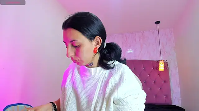 Iris  77 online show from November 13, 6:07 pm