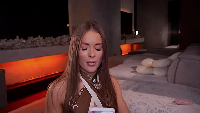 Snapshot of AlexisGraysX chatting on January 18, 10:24 pm AlexisGraysX online show from January 18, 10:24 pm