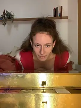 GoldenPussy1329 online show from December 3, 7:12 pm