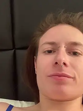 GoldenPussy1329 online show from March 4, 10:05 pm