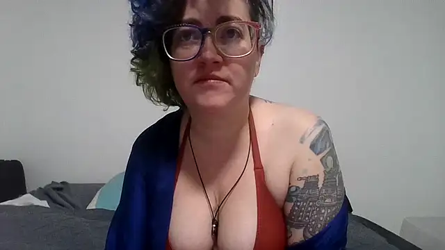 Snapshot of daniak90 chatting on October 4, 1:53 pm daniak90 online show from October 4, 1:53 pm