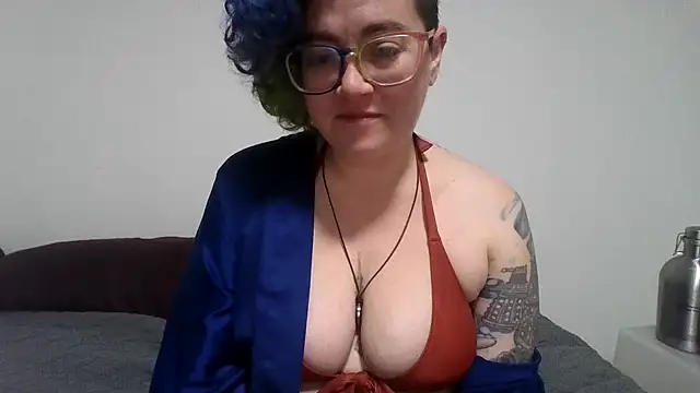 Snapshot of daniak90 chatting on October 5, 4:11 am daniak90 online show from October 5, 4:11 am