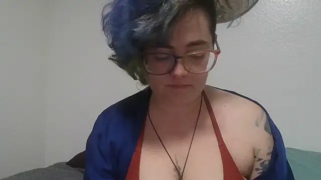 Snapshot of daniak90 chatting on October 19, 7:42 am daniak90 online show from October 19, 7:42 am