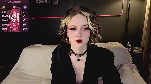 luna son online show from March 24, 9:20 pm