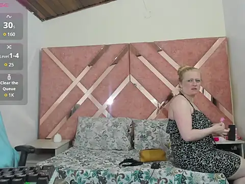 AliceCat 01 online show from December 4, 7:39 am