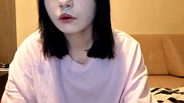 Snapshot of Beeping_Creature chatting on January 17, 4:11 pm Beeping Creature online show from January 17, 4:11 pm