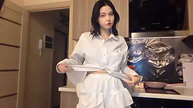 Snapshot of Beeping_Creature chatting on January 18, 1:04 pm Beeping Creature online show from January 18, 1:04 pm