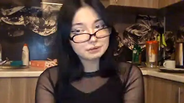 Snapshot of Beeping_Creature chatting on February 9, 5:50 pm Beeping Creature online show from February 9, 5:50 pm