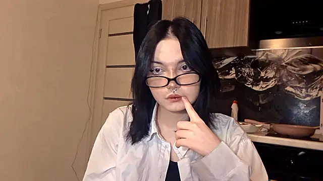 Snapshot of Beeping_Creature chatting on February 14, 5:21 pm Beeping Creature online show from February 14, 5:21 pm