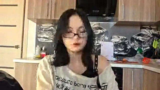 Snapshot of Beeping_Creature chatting on February 19, 7:15 am Beeping Creature online show from February 19, 7:15 am