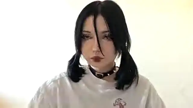 Beeping Creature online show from March 22, 12:19 pm