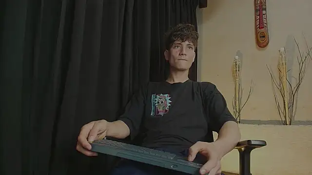 ZackMaye online show from October 4, 3:26 am