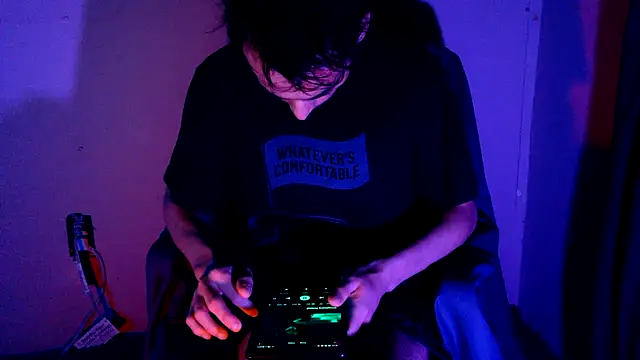 highinhtxx online show from November 11, 10:15 am