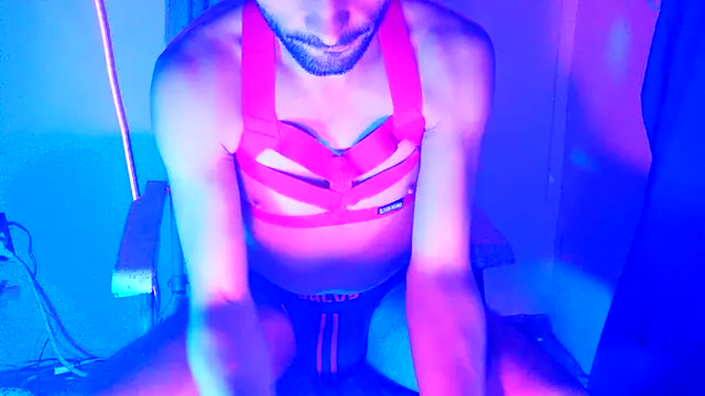 highinhtxx online show from November 17, 11:10 pm