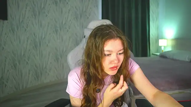 LewisThrone online show from September 29, 4:17 am