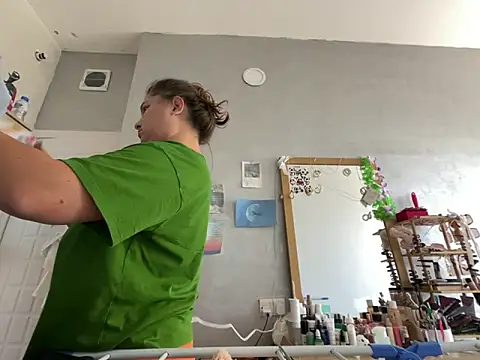 Snapshot of red_mini_fox chatting on October 5, 9:07 am red mini fox online show from October 5, 9:07 am