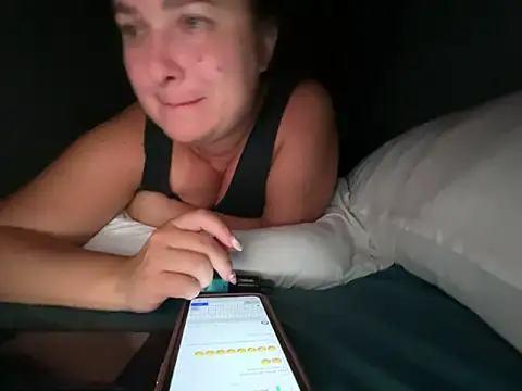 Snapshot of red_mini_fox chatting on October 5, 9:13 pm red mini fox online show from October 5, 9:13 pm