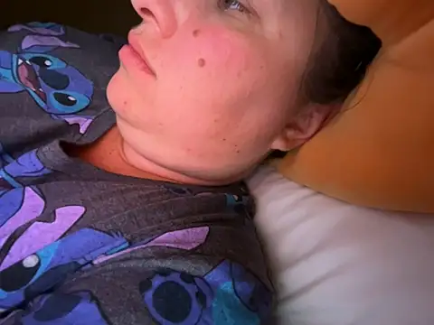 Snapshot of red_mini_fox chatting on October 14, 8:42 pm red mini fox online show from October 14, 8:42 pm