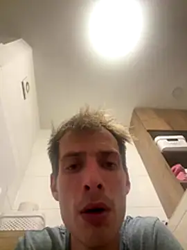 Snapshot of hot97411 chatting on October 22, 4:02 am hot97411 online show from October 22, 4:02 am