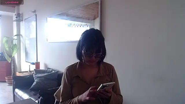 Snapshot of NamiDVelvet chatting on October 11, 4:16 pm NamiDVelvet online show from October 11, 4:16 pm