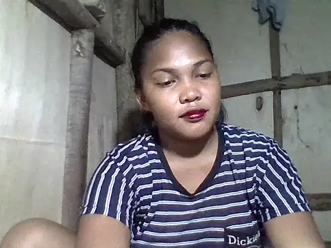 Snapshot of sweetlexypinay19 chatting on June 3, 2:33 pm sweetlexypinay19 online show from June 3, 2:33 pm