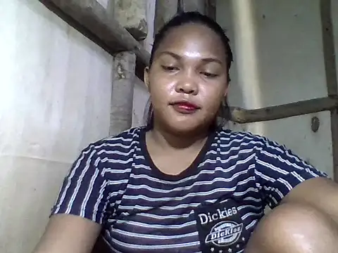 Snapshot of sweetlexypinay19 chatting on June 8, 10:54 pm sweetlexypinay19 online show from June 8, 10:54 pm