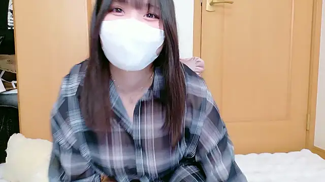 YUKINA 00 online show from April 21, 3:50 pm