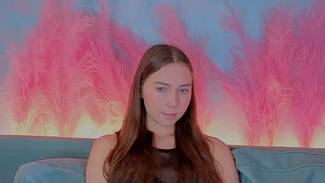 OliviaLay online show from December 17, 11:05 am