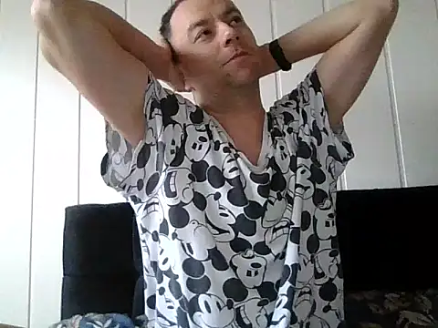Snapshot of VanBeatPL chatting on October 18, 6:37 am VanBeatPL online show from October 18, 6:37 am